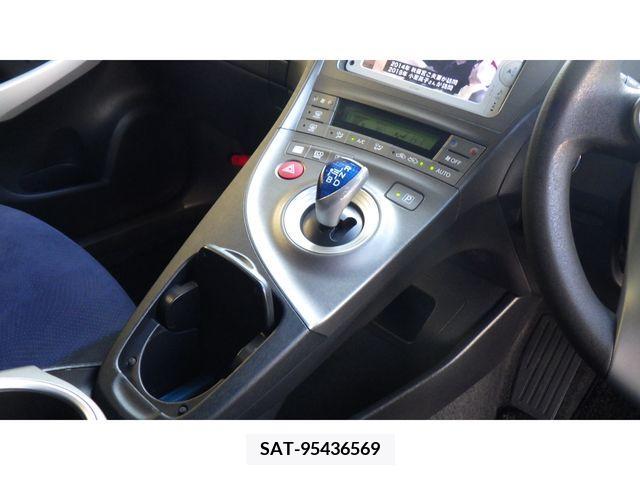 Toyota PRIUS 2012-08 371749-12