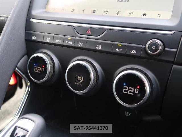 Jaguar E-PACE 2019-03 382296-12