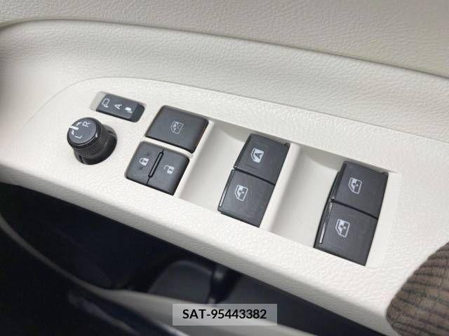 Toyota SIENTA 2019-08 382663-10