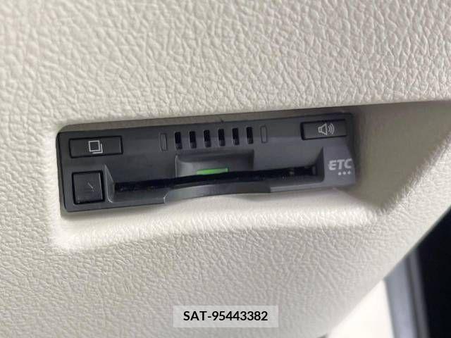 Toyota SIENTA 2019-08 382663-6