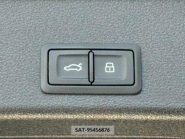Audi A4 2020-04 379824-4