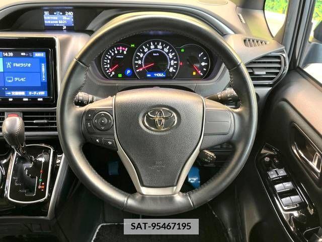 Toyota VOXY 2020-08 338112-12