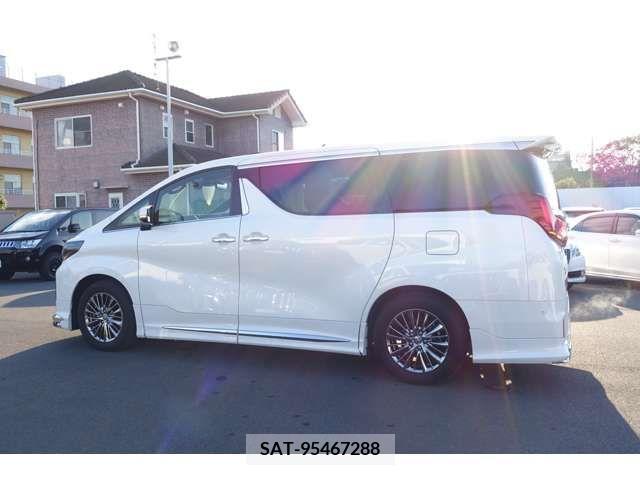 Toyota ALPHARD 2022-03 207345-3