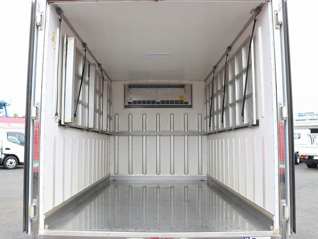 Mitsubishi CANTER 2017-12 186283-1