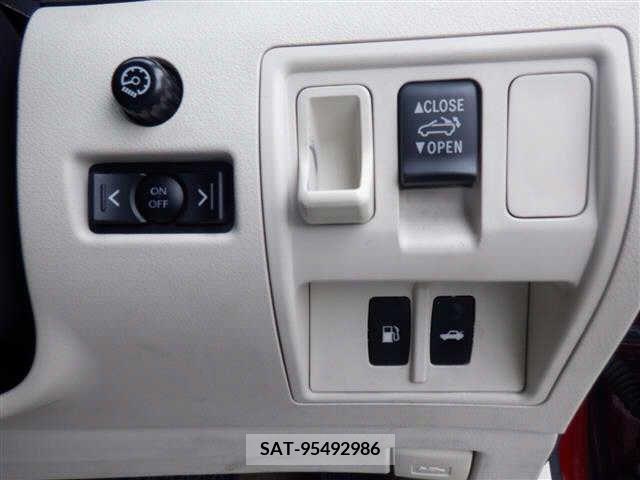 Lexus IS 2009-05 304419-8