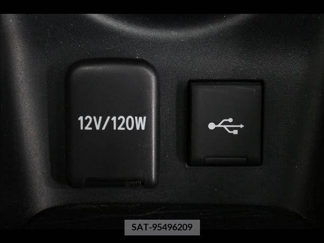 Toyota PRIUS 2022-05 331571-16