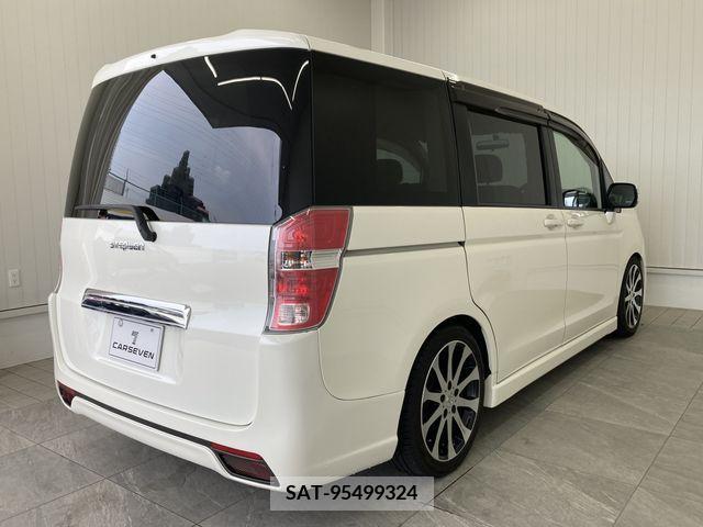 Honda STEP WGN 2010-10 286121-2