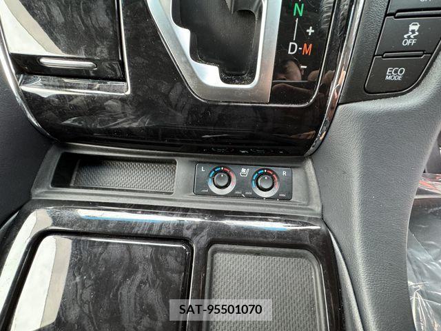 Toyota VELLFIRE 2019-11 372072-25