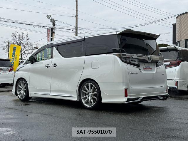 Toyota VELLFIRE 2019-11 372072-8