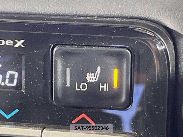 Toyota VOXY 2022-09 336603-7