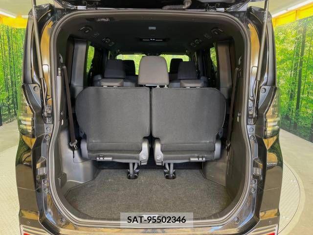 Toyota VOXY 2022-09 336603-11