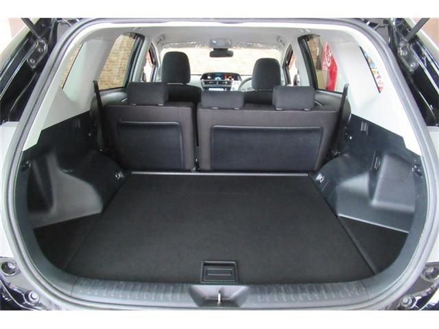 Toyota PRIUS ALPHA 2018-04 188866-10