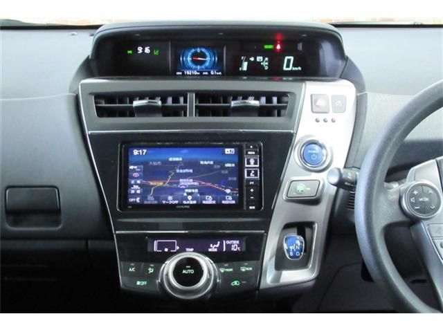 Toyota PRIUS ALPHA 2018-04 188866-14