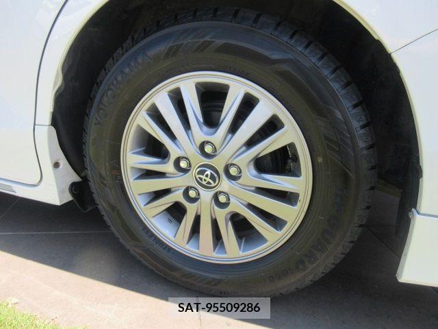 Toyota ESQUIRE 2015-08 359787-8