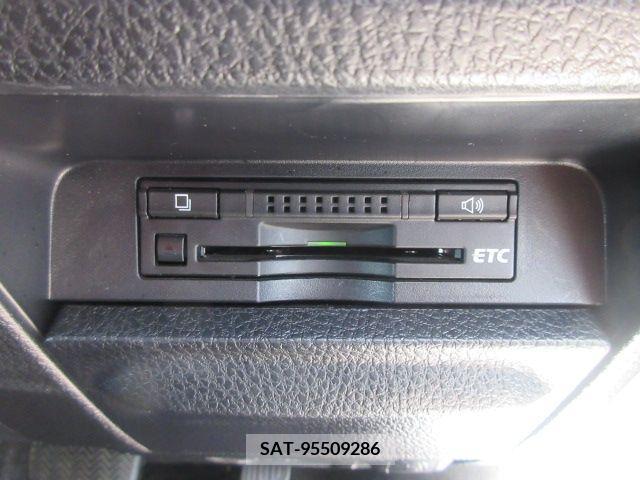 Toyota ESQUIRE 2015-08 359787-21