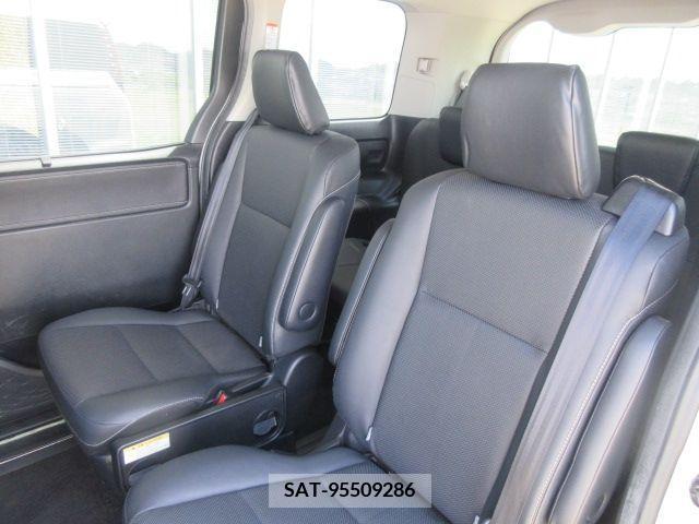 Toyota ESQUIRE 2015-08 359787-5