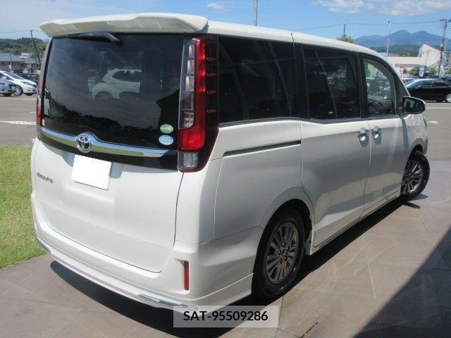 Toyota ESQUIRE 2015-08 359787-1