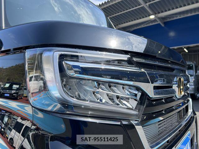 Honda N BOX 2021-12 221130-26