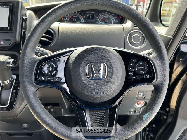 Honda N BOX 2021-12 221130-12
