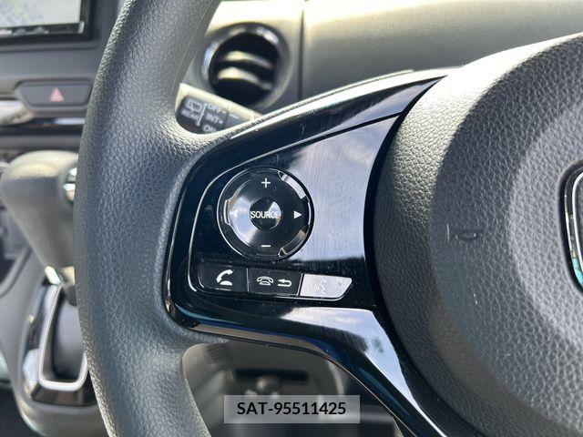 Honda N BOX 2021-12 221130-13