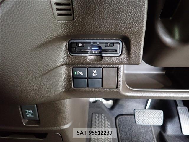 Honda N BOX 2022-11 347773-14