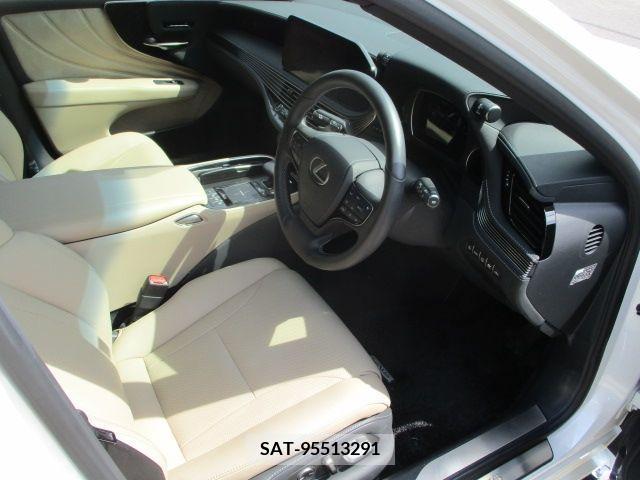 Lexus LS 2021-03 388172-1