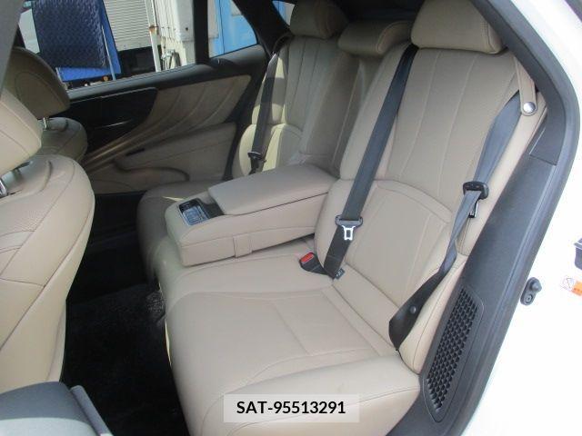 Lexus LS 2021-03 388172-13
