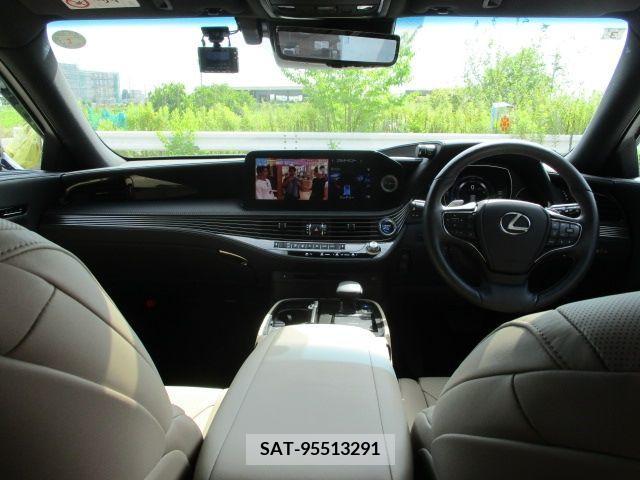 Lexus LS 2021-03 388172-12