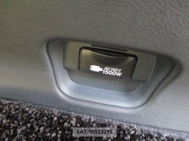 Lexus LS 2021-03 388172-11