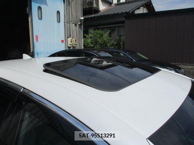 Lexus LS 2021-03 388172-3