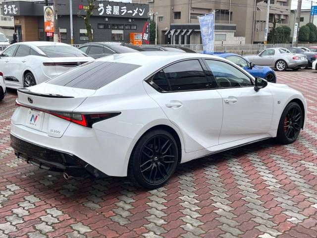 Lexus IS 2022-12 180832-17