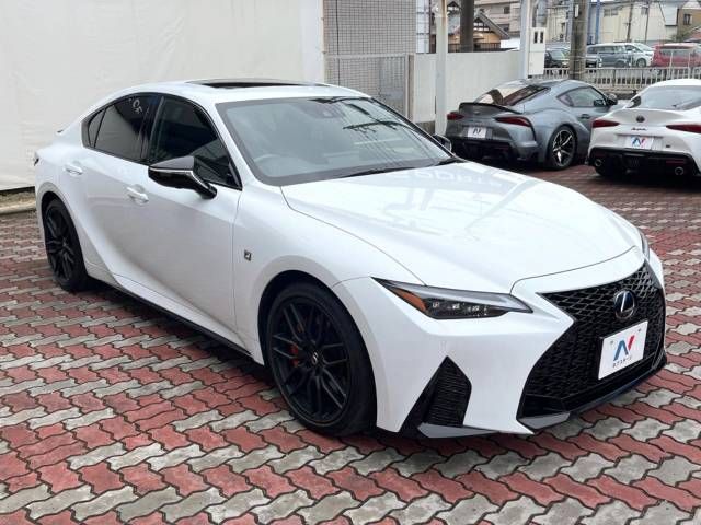 Lexus IS 2022-12 180832-16