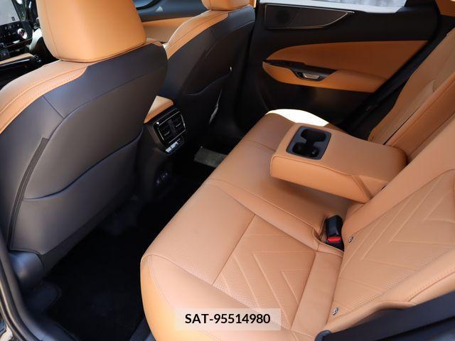 Lexus NX 2022-09 362918-11