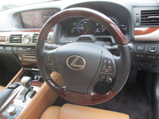 Lexus LS 2013-03 189317-22