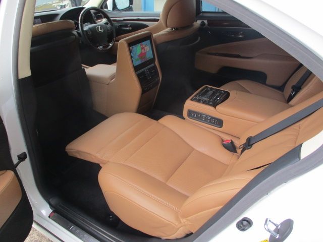 Lexus LS 2013-03 189317-15