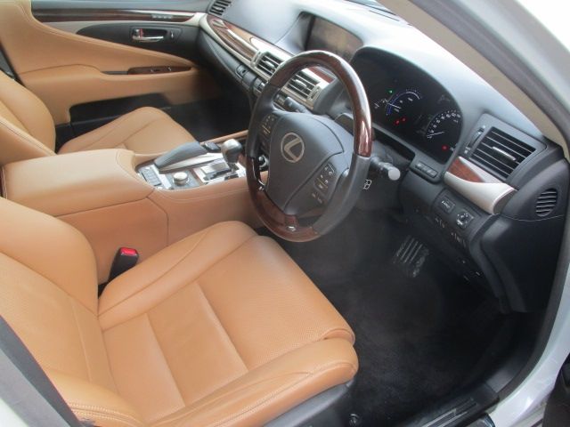 Lexus LS 2013-03 189317-1