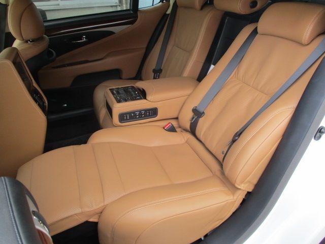 Lexus LS 2013-03 189317-16