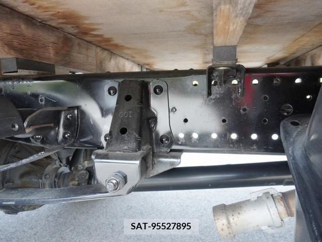 Isuzu ELF TRUCK 2016-12 387469-6