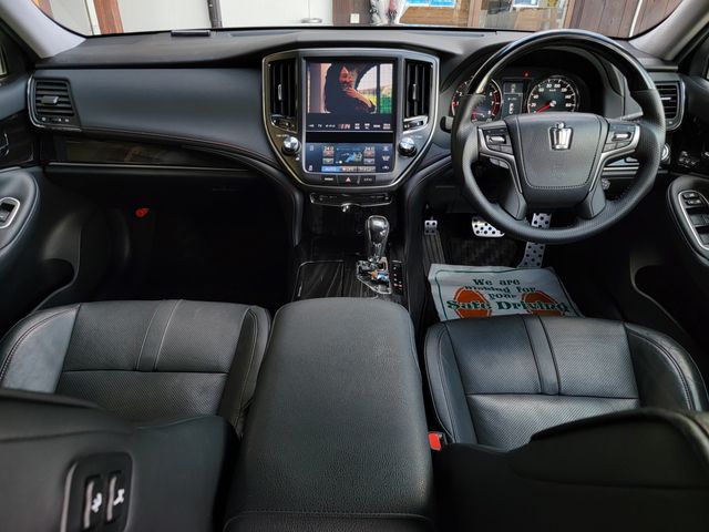 Toyota CROWN SEDAN 2016-04 186886-21