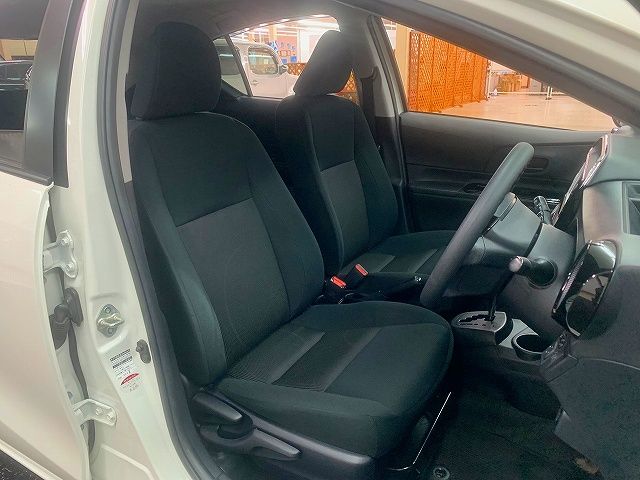 Toyota AQUA 2018-10 8242-9