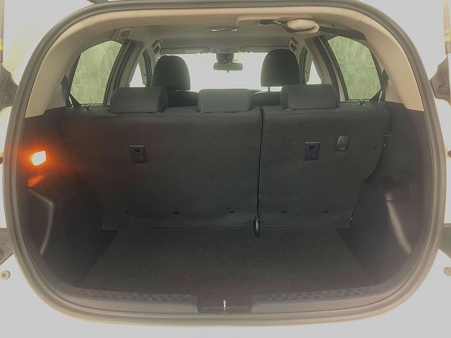 Toyota AQUA 2018-10 8242-21