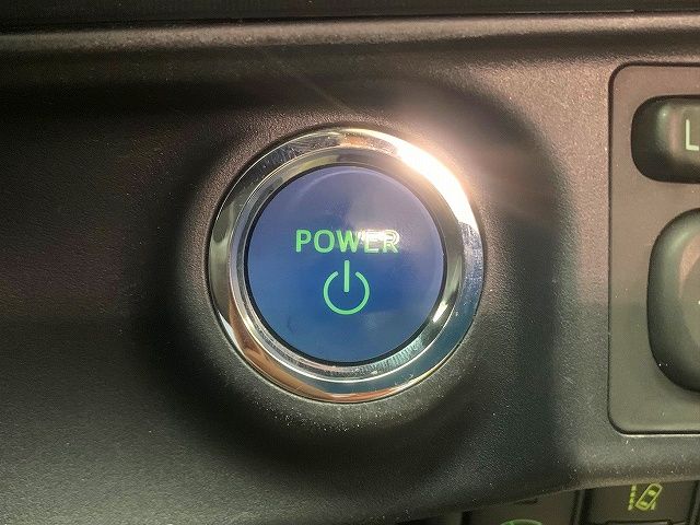 Toyota AQUA 2018-10 8242-11