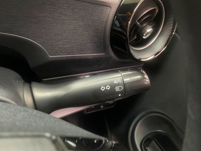 Toyota AQUA 2018-10 8242-23