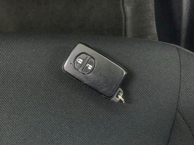 Toyota AQUA 2018-10 8242-5