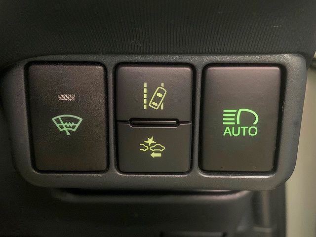 Toyota AQUA 2018-10 8242-15