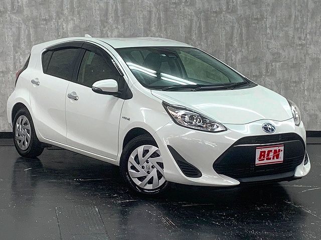 Toyota AQUA 2018-10 8242-6
