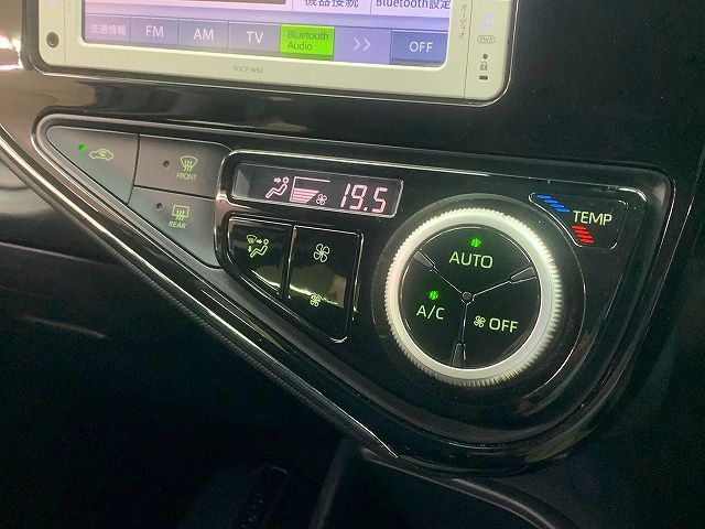 Toyota AQUA 2018-10 8242-14