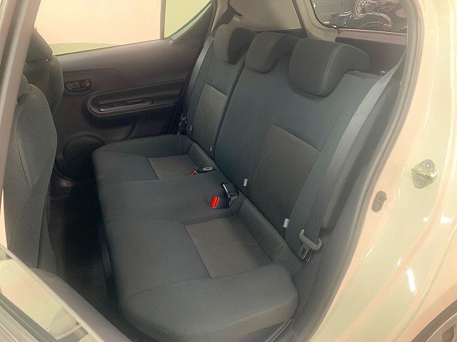 Toyota AQUA 2018-10 8242-18