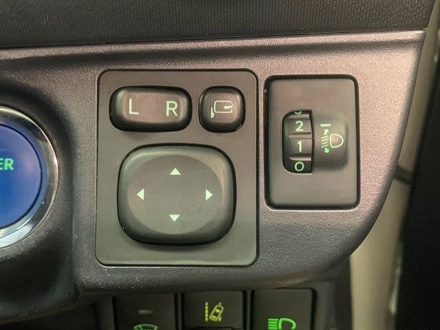 Toyota AQUA 2018-10 8242-16