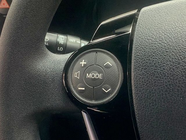 Toyota AQUA 2018-10 8242-17